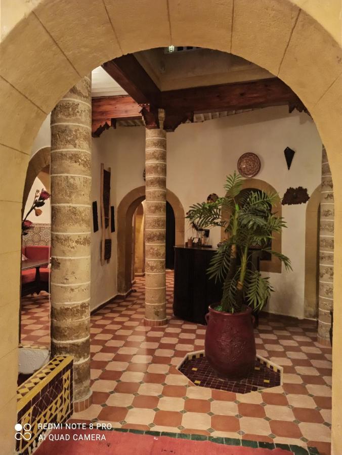 Riad La Rose Des Vents Эс-Сувейра Экстерьер фото